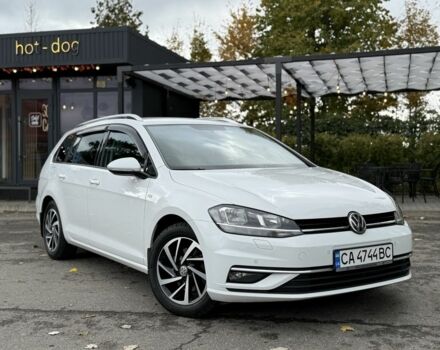 Белый Фольксваген Гольф, объемом двигателя 2 л и пробегом 252 тыс. км за 13800 $, фото 1 на Automoto.ua