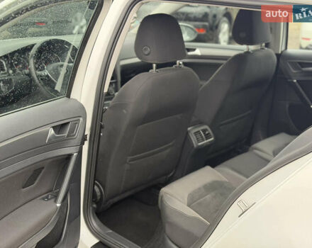 Белый Фольксваген Гольф, объемом двигателя 1.6 л и пробегом 262 тыс. км за 13350 $, фото 18 на Automoto.ua