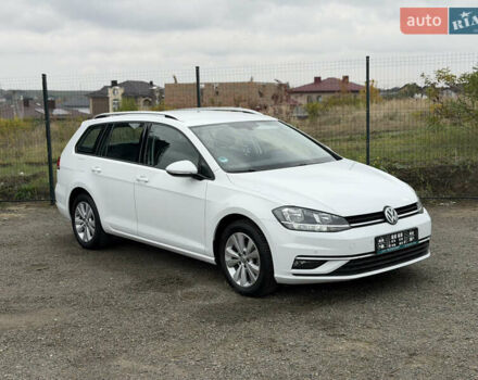 Белый Фольксваген Гольф, объемом двигателя 1.6 л и пробегом 262 тыс. км за 13350 $, фото 9 на Automoto.ua