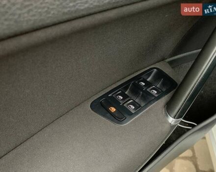 Белый Фольксваген Гольф, объемом двигателя 2 л и пробегом 235 тыс. км за 17555 $, фото 40 на Automoto.ua