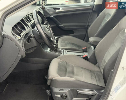 Белый Фольксваген Гольф, объемом двигателя 1.6 л и пробегом 262 тыс. км за 13350 $, фото 15 на Automoto.ua