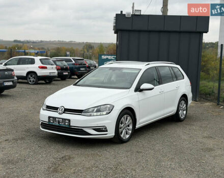 Белый Фольксваген Гольф, объемом двигателя 1.6 л и пробегом 262 тыс. км за 13350 $, фото 5 на Automoto.ua