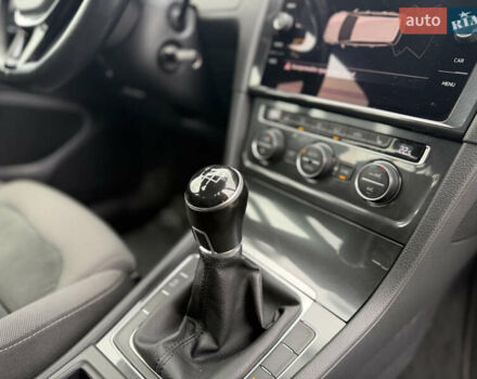 Белый Фольксваген Гольф, объемом двигателя 1.6 л и пробегом 262 тыс. км за 13350 $, фото 21 на Automoto.ua