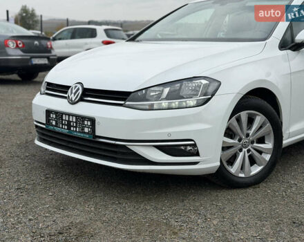 Белый Фольксваген Гольф, объемом двигателя 1.6 л и пробегом 262 тыс. км за 13350 $, фото 3 на Automoto.ua