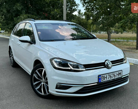 Белый Фольксваген Гольф, объемом двигателя 1.97 л и пробегом 212 тыс. км за 16900 $, фото 9 на Automoto.ua