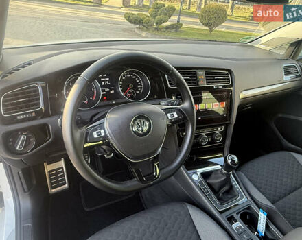 Белый Фольксваген Гольф, объемом двигателя 1.6 л и пробегом 166 тыс. км за 14250 $, фото 35 на Automoto.ua