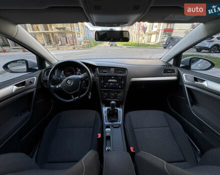 Белый Фольксваген Гольф, объемом двигателя 1.6 л и пробегом 195 тыс. км за 13499 $, фото 24 на Automoto.ua