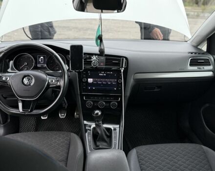 Белый Фольксваген Гольф, объемом двигателя 2 л и пробегом 252 тыс. км за 13800 $, фото 23 на Automoto.ua