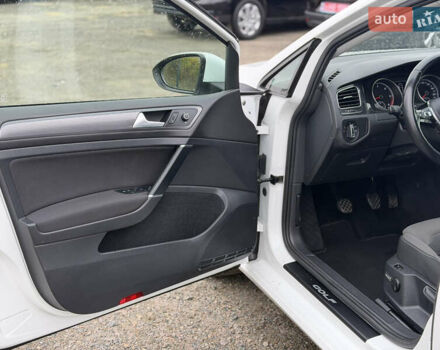 Белый Фольксваген Гольф, объемом двигателя 1.6 л и пробегом 262 тыс. км за 13350 $, фото 16 на Automoto.ua