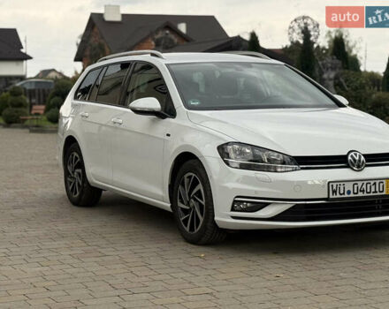 Белый Фольксваген Гольф, объемом двигателя 2 л и пробегом 184 тыс. км за 15250 $, фото 5 на Automoto.ua