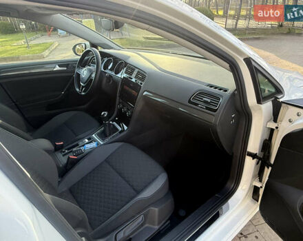 Белый Фольксваген Гольф, объемом двигателя 1.6 л и пробегом 166 тыс. км за 14250 $, фото 52 на Automoto.ua