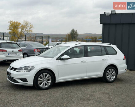 Белый Фольксваген Гольф, объемом двигателя 1.6 л и пробегом 262 тыс. км за 13350 $, фото 4 на Automoto.ua