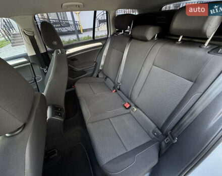 Белый Фольксваген Гольф, объемом двигателя 1.6 л и пробегом 195 тыс. км за 13499 $, фото 27 на Automoto.ua