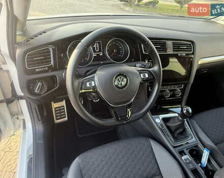 Белый Фольксваген Гольф, объемом двигателя 1.6 л и пробегом 166 тыс. км за 14250 $, фото 34 на Automoto.ua