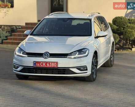 Белый Фольксваген Гольф, объемом двигателя 1.6 л и пробегом 166 тыс. км за 14250 $, фото 4 на Automoto.ua
