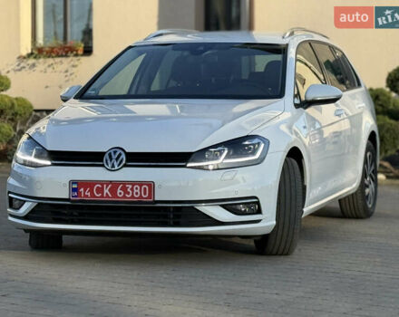 Белый Фольксваген Гольф, объемом двигателя 1.6 л и пробегом 166 тыс. км за 14250 $, фото 2 на Automoto.ua