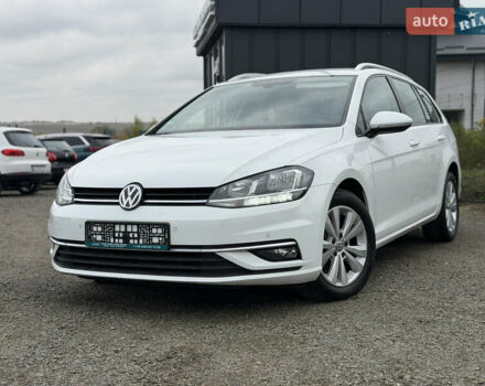 Белый Фольксваген Гольф, объемом двигателя 1.6 л и пробегом 262 тыс. км за 13350 $, фото 2 на Automoto.ua