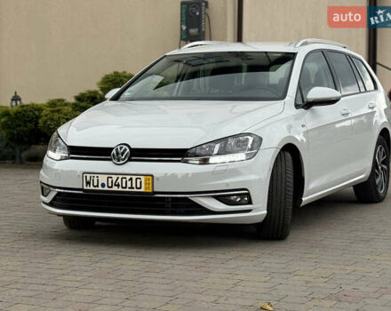 Белый Фольксваген Гольф, объемом двигателя 2 л и пробегом 184 тыс. км за 15250 $, фото 4 на Automoto.ua