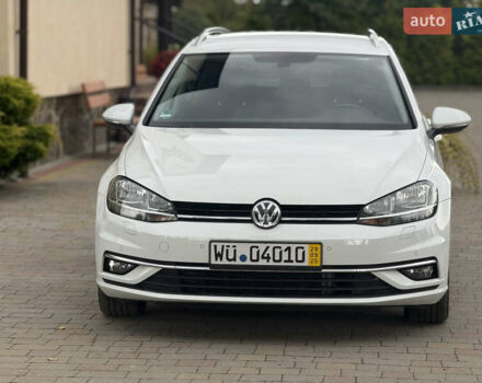 Белый Фольксваген Гольф, объемом двигателя 2 л и пробегом 184 тыс. км за 15250 $, фото 2 на Automoto.ua