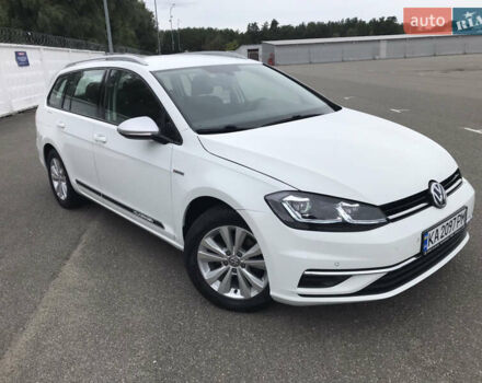 Білий Фольксваген Гольф, об'ємом двигуна 1.8 л та пробігом 136 тис. км за 15700 $, фото 2 на Automoto.ua