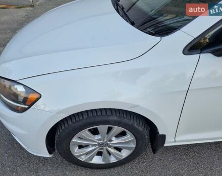 Белый Фольксваген Гольф, объемом двигателя 1.8 л и пробегом 53 тыс. км за 13500 $, фото 1 на Automoto.ua