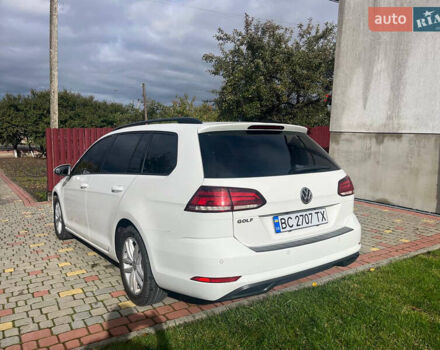 Белый Фольксваген Гольф, объемом двигателя 1.6 л и пробегом 183 тыс. км за 15500 $, фото 4 на Automoto.ua