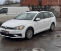 Белый Фольксваген Гольф, объемом двигателя 1.6 л и пробегом 243 тыс. км за 10990 $, фото 1 на Automoto.ua