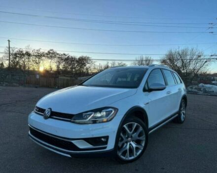 Белый Фольксваген Гольф, объемом двигателя 1.8 л и пробегом 49 тыс. км за 12000 $, фото 2 на Automoto.ua