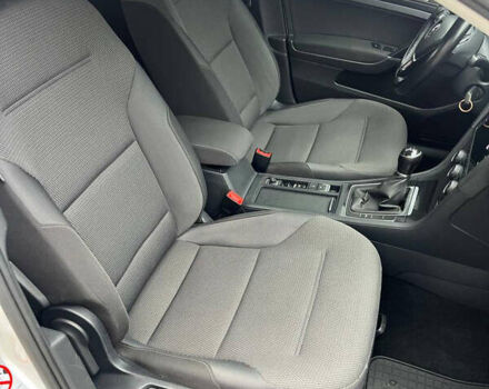 Белый Фольксваген Гольф, объемом двигателя 1.6 л и пробегом 183 тыс. км за 15500 $, фото 11 на Automoto.ua