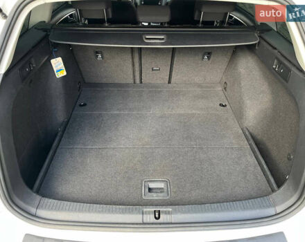 Белый Фольксваген Гольф, объемом двигателя 1.6 л и пробегом 183 тыс. км за 15500 $, фото 43 на Automoto.ua