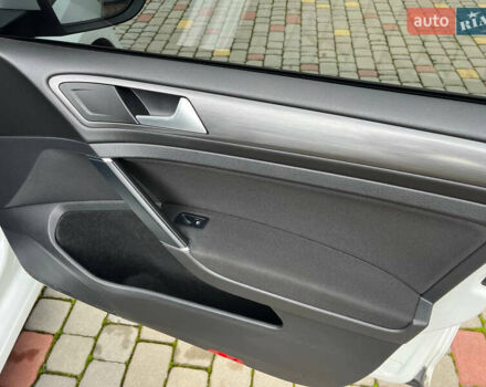 Белый Фольксваген Гольф, объемом двигателя 1.6 л и пробегом 183 тыс. км за 15500 $, фото 10 на Automoto.ua