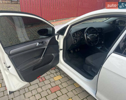 Белый Фольксваген Гольф, объемом двигателя 1.6 л и пробегом 183 тыс. км за 15500 $, фото 8 на Automoto.ua