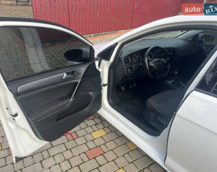 Белый Фольксваген Гольф, объемом двигателя 1.6 л и пробегом 183 тыс. км за 15500 $, фото 18 на Automoto.ua