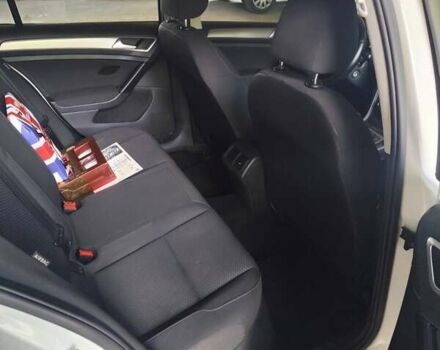 Белый Фольксваген Гольф, объемом двигателя 1.6 л и пробегом 290 тыс. км за 11200 $, фото 1 на Automoto.ua