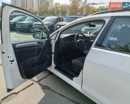 Білий Фольксваген Гольф, об'ємом двигуна 1.6 л та пробігом 235 тис. км за 13490 $, фото 14 на Automoto.ua