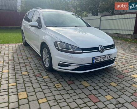 Белый Фольксваген Гольф, объемом двигателя 1.6 л и пробегом 183 тыс. км за 15500 $, фото 1 на Automoto.ua