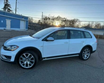 Белый Фольксваген Гольф, объемом двигателя 1.8 л и пробегом 49 тыс. км за 12000 $, фото 4 на Automoto.ua