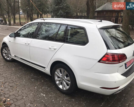 Белый Фольксваген Гольф, объемом двигателя 1.8 л и пробегом 132 тыс. км за 15500 $, фото 1 на Automoto.ua