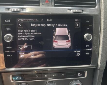 Белый Фольксваген Гольф, объемом двигателя 2 л и пробегом 225 тыс. км за 15899 $, фото 8 на Automoto.ua