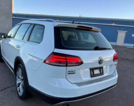 Белый Фольксваген Гольф, объемом двигателя 1.8 л и пробегом 49 тыс. км за 12000 $, фото 5 на Automoto.ua