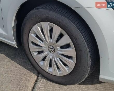 Білий Фольксваген Гольф, об'ємом двигуна 1.6 л та пробігом 235 тис. км за 13490 $, фото 5 на Automoto.ua