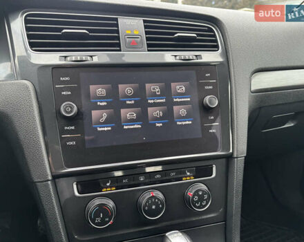 Білий Фольксваген Гольф, об'ємом двигуна 1.6 л та пробігом 267 тис. км за 13100 $, фото 26 на Automoto.ua