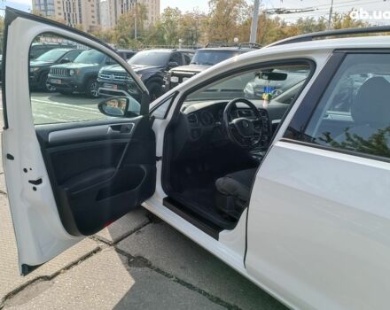 Білий Фольксваген Гольф, об'ємом двигуна 1.6 л та пробігом 235 тис. км за 13490 $, фото 14 на Automoto.ua