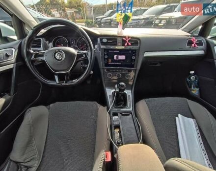 Білий Фольксваген Гольф, об'ємом двигуна 1.6 л та пробігом 235 тис. км за 13490 $, фото 24 на Automoto.ua