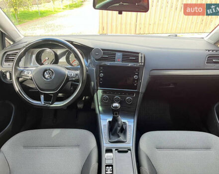 Белый Фольксваген Гольф, объемом двигателя 1.6 л и пробегом 183 тыс. км за 15500 $, фото 31 на Automoto.ua