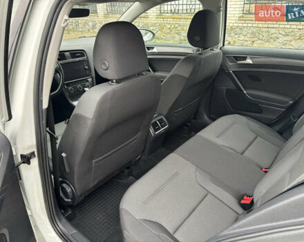 Білий Фольксваген Гольф, об'ємом двигуна 1.6 л та пробігом 267 тис. км за 13100 $, фото 14 на Automoto.ua