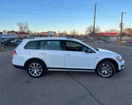 Белый Фольксваген Гольф, объемом двигателя 1.8 л и пробегом 49 тыс. км за 12000 $, фото 3 на Automoto.ua