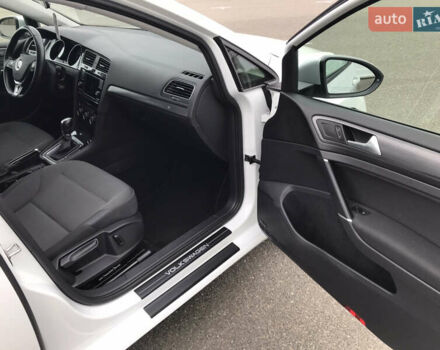 Білий Фольксваген Гольф, об'ємом двигуна 1.8 л та пробігом 136 тис. км за 15700 $, фото 10 на Automoto.ua