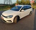 Белый Фольксваген Гольф, объемом двигателя 1.97 л и пробегом 215 тыс. км за 20100 $, фото 1 на Automoto.ua