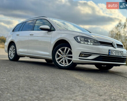 Белый Фольксваген Гольф, объемом двигателя 2 л и пробегом 230 тыс. км за 16800 $, фото 8 на Automoto.ua